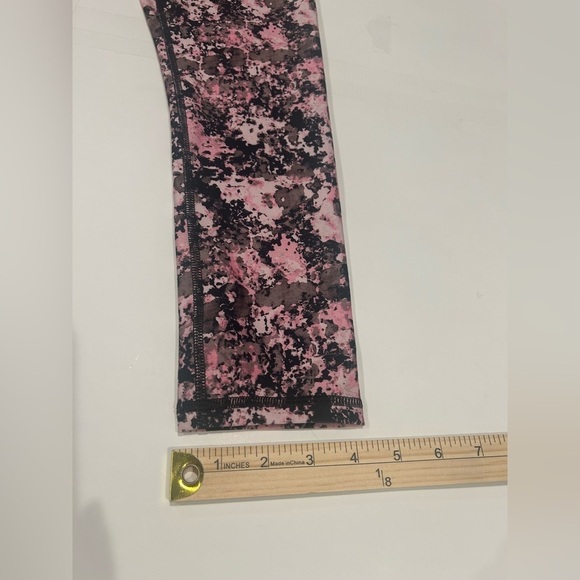 Fabletics Powerlex Salar Capri Cropped Leggings Women’s XS Printed Yoga Running - Picture 8 of 9